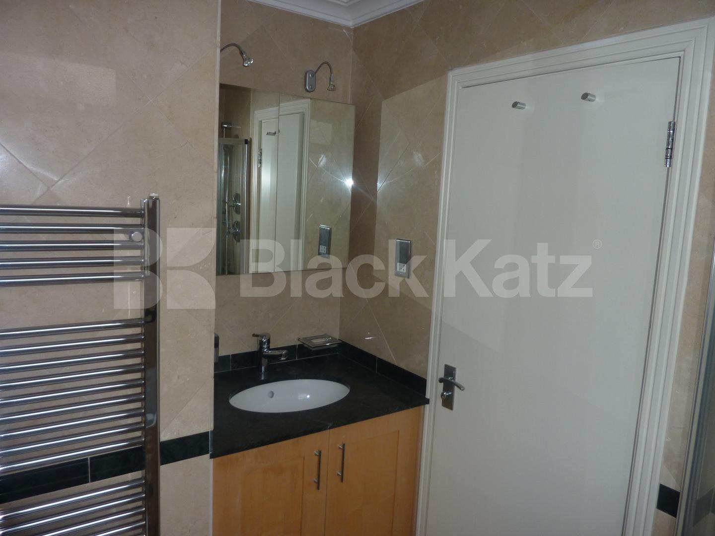 			NEW INSTRUCTION, 1 Bedroom, 1 bath, 1 reception Flat			 Cambridge Gardens, LADBROKE GROVE